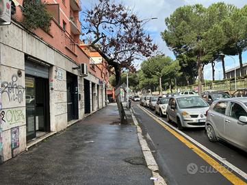 NEGOZIO A ROMA