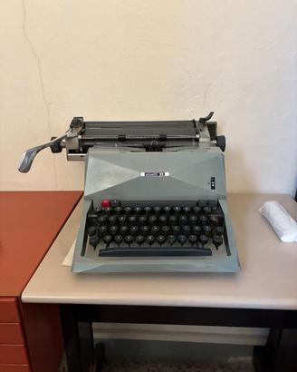 Olivetti Lettera 82