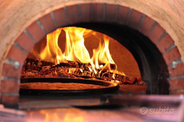 Pizzeria forno a legna