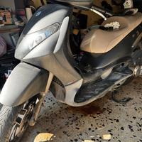 Piaggio Beverly 250