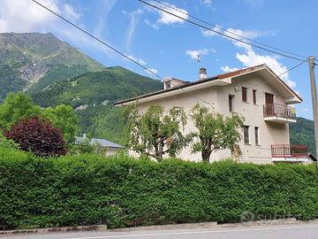 Attico / Mansarda di 101 m² con 3 locali e box aut