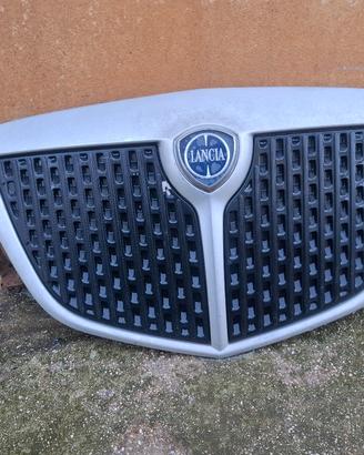 mascherina griglia anteriore lancia ypsilon