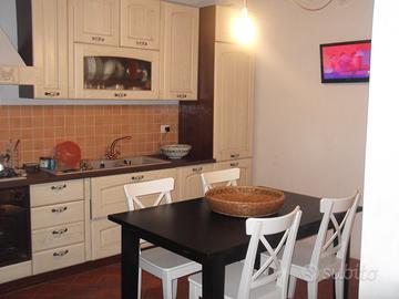 Casetta tra mare e città