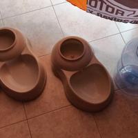 dosatori automatici cibo e acqua per cani