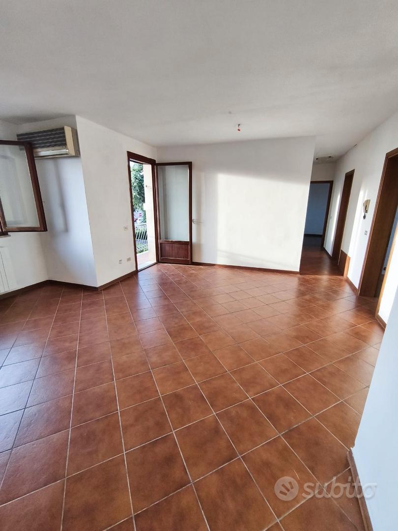 Appartamento – Lucca, Santissima Annunziata - Vista 2