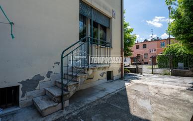 Terracielo con giardino e garage