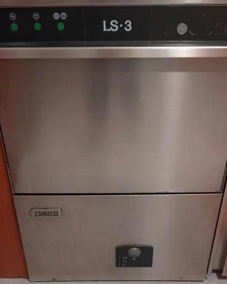 Lavastoviglie professionale