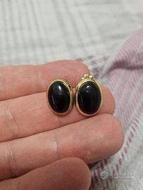 Orecchini in  argento dorato con onice nero