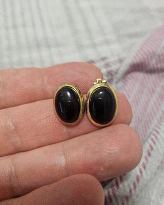 Orecchini in  argento dorato con onice nero