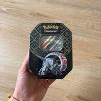 Tin Collezione Destino di Paldea Solcoferreo ex