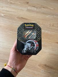 Tin Collezione Destino di Paldea Solcoferreo ex