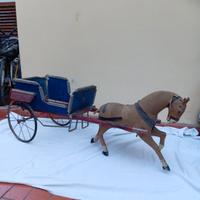 Calesse con Cavallo a Pedali 