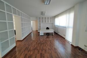 Ufficio di 136 mq a Torrette