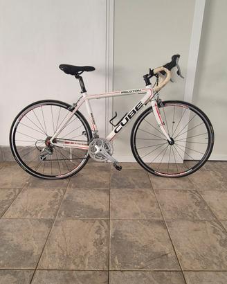 Bicicletta da donna Cube Peloton