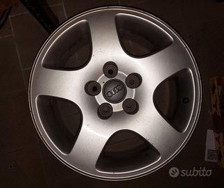 2 cerchi in lega 16'' originali Audi attacco 5x112