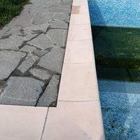 Piastrelle bordo piscina