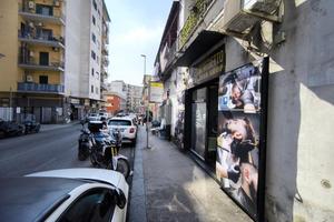 NEGOZIO A NAPOLI