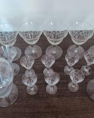 Set di 16 calici e bicchieri più 2 decanter vintag