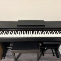 Yamaha Arius Black