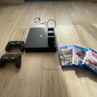 PS4  Slim 1TB SSD + 2 Controller + Giochi