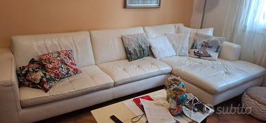 Divano con chaiselongue