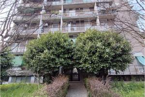 Due locali a Baranzate