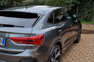 Audi Q3 SPB 35 2.0 150CV Identity Black