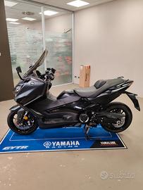 Yamaha T Max 560