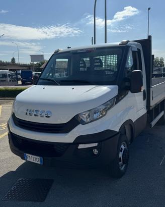 Iveco daily 35-120 cassone fisso lungo 017