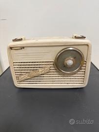 Radio a transistor Raytheon T-1500 Town