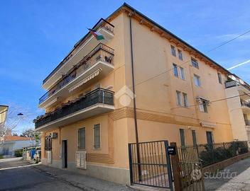 2 LOCALI A GIULIANOVA