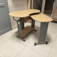 Scrivania legno chiaro