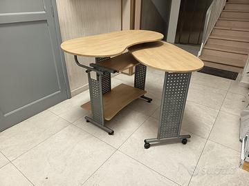 Scrivania legno chiaro