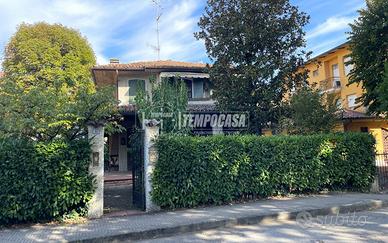 Casa Indipendente con Giardino in Zona Residenzial