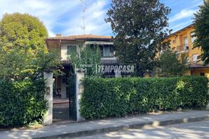 Casa Indipendente con Giardino in Zona Residenzial