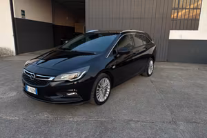 Opel Astra 1.6 CDTi. Neopatentati. Garanzia 12 mes