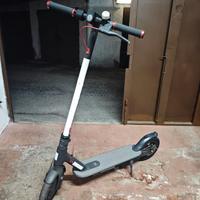 Monopattino elettrico Xiaomi M365