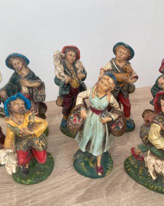 Set statuine in carta questa