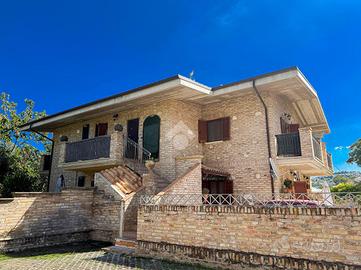 3 LOCALI A CASALINCONTRADA