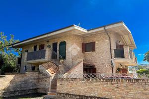 3 LOCALI A CASALINCONTRADA