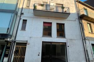 Locale commerciale garage ufficio