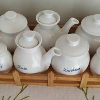 Set da cucina vintage legno e ceramica