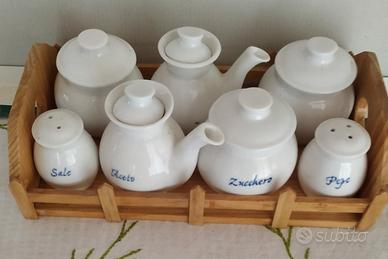Set da cucina vintage legno e ceramica