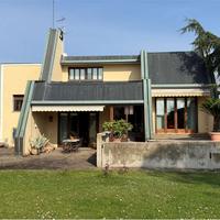 Villa indipendente di design con ampio giardino S