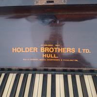 Pianoforte verticale Holder Brothers Ltd