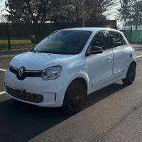 🚗 RENAULT TWINGO E-TECH ELECTRIC – URBAN NIGHT ⚡