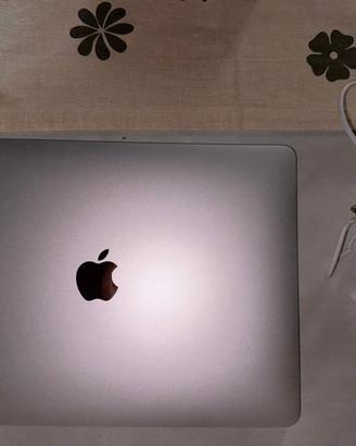 mac book pro m1 13" 2020