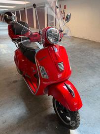 VESPA GTS 300 Rosso Dragon