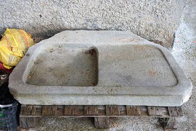 Lavello in pietra serena fatto a mano