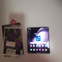 Samsung fold 5 256gb +spen e cover entra e leggi